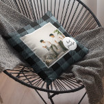 Coussin Meilleur Cadeau Grand-Père En Plaque Bleue Et Noir<br><div class="desc">Ce cadeau Best Grandpa Plaid Bleu et Noir est une façon réfléchie et unique de montrer votre appréciation et votre amour pour votre grand-père.Le cadre est fait d'un tissu plaid de haute qualité, bleu et noir qui lui donne une atmosphère rustique et charmante. Les mots "Best Grandpa" sont brodés sur...</div>