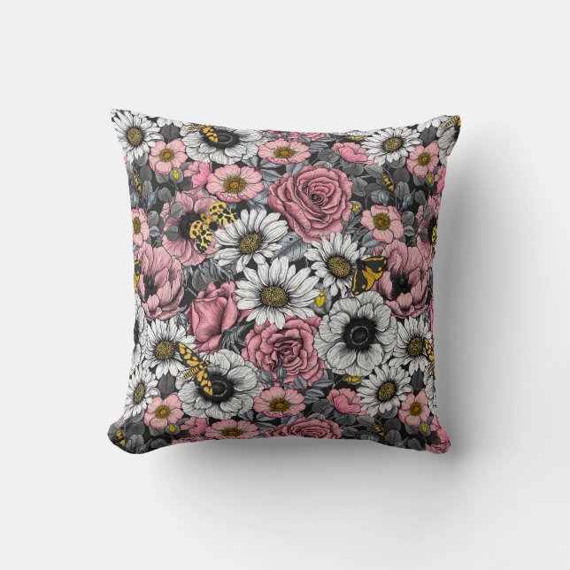 Coussin Mélange de papillons de nuit en rose et gris (Recto)