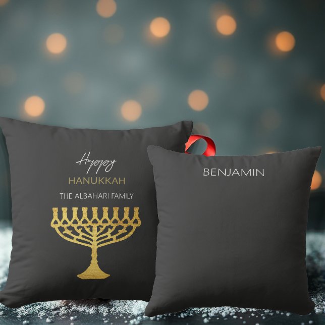Coussin Ménorah dorée élégante pour un joyeux Hanoukka (Créateur téléchargé)