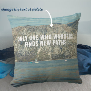 Coussin Mer calme et belles montagnes