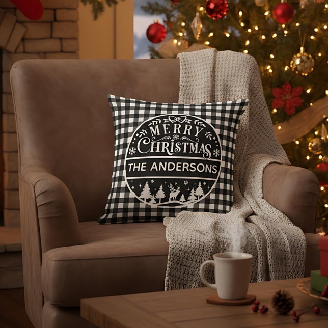 Coussin Merry Christmas Black & White Plaid Custom Name (Créateur téléchargé)