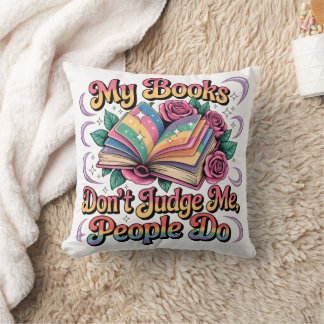 Coussin Mes livres ne me jugent pas...