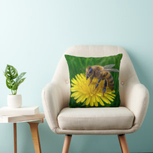 Coussin Miel abeille sur un Dandelion Jaune