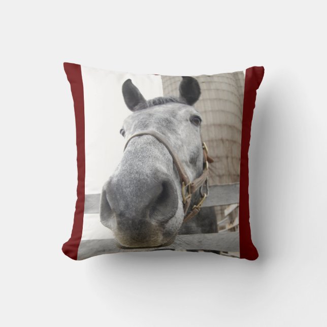 Coussin Mignonne Gros plan d'un cheval (Recto)