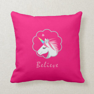 Coussin mignons élégants croient à l'emoji de licornes