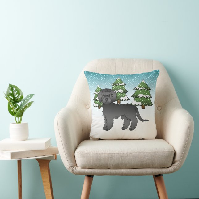 Coussin Mini Goldendoodle noir dans une forêt hivernale (Chaise)