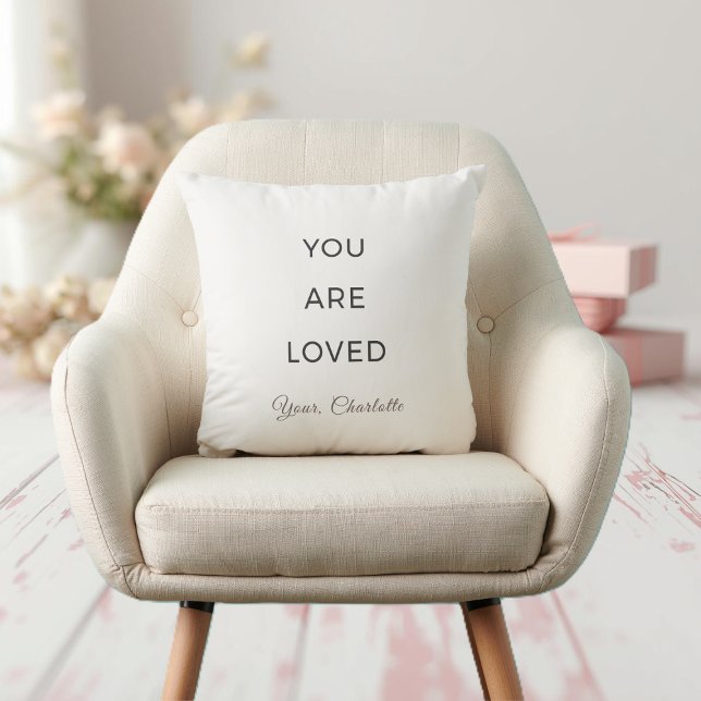 Coussin Minimalist You Are Loved Neutral Throw Pillow (Créateur téléchargé)