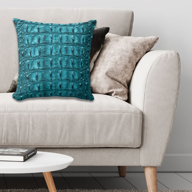 Coussin mode girly bleu Alligator cuir (girly fashion turquoise blue Alligator Leather Throw Pillow)