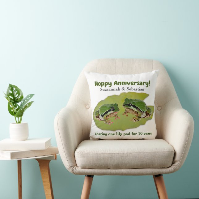 Coussin Modèle de couple de grenouilles pour anniversaire  (Chaise)