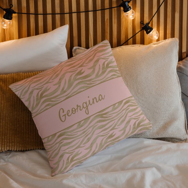 Coussin Moderne Chic Rose Pâle et Imprimé Tigre Beige (Modern Chic Blush Pink and Beige Tiger Print Throw Pillow)