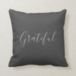 Coussin Moderne rustique gris foncé grisâtre script de rem<br><div class="desc">Script moderne rustique gris foncé remerciant Jeter PillowVous pouvez ajouter votre propre texte pour personnaliser.</div>