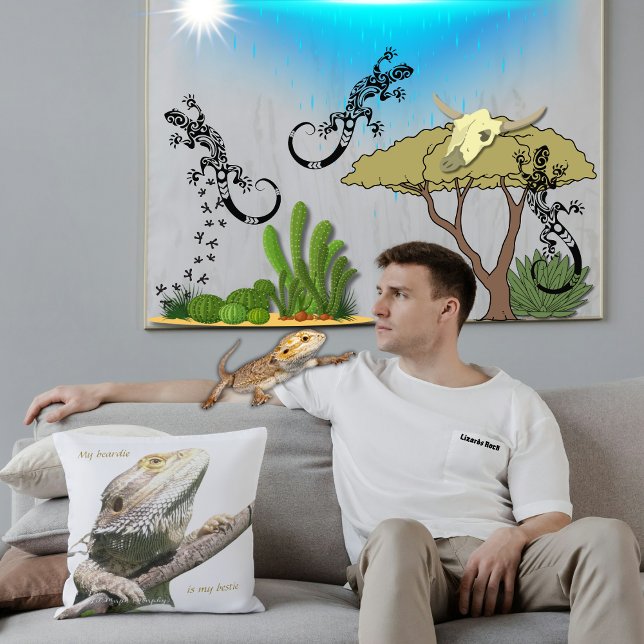 Coussin Mon Beardie Est Mon Bestie Lézard Ami Lévier (Lizard parents can be a serious bunch. This pillow declares such sweet, calm companionship!)