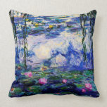 Coussin Monet-Eau-Lis de Claude<br><div class="desc">Chef d'oeuvre de beaux-arts par Claude Monet (1840 - 1926) comportant ses nénuphars populaires de peinture de paysage basés sur des variétés de bleu,  de vert et de pourpre. Elle fait un coussin élégant pour des fans de Claude Monet.</div>