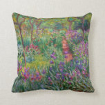 Coussin Monet "Le jardin d'Iris à Giverny"<br><div class="desc">Monet fut un fondateur de la peinture impressionniste française, dont "Le jardin d'Iris à Giverny" (peint entre 1899 et 1900) est un bel exemple. C’est une célébration de la couleur, de la lumière et du mouvement. Lorsque Monet a acheté le domaine de Giverny, il a redessiné le jardin fleuri déjà...</div>