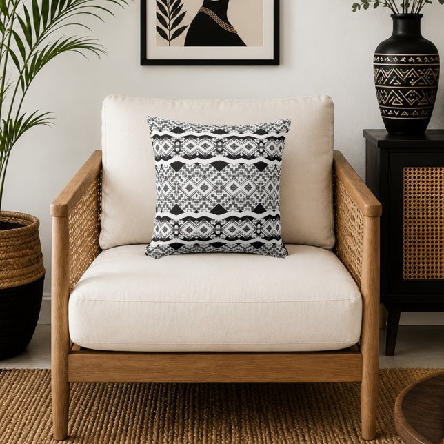 Coussin Monochrome Tribal (Créateur téléchargé)