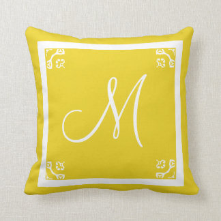 Coussin MONOGRAM moutarde solide muette personnalisée pers