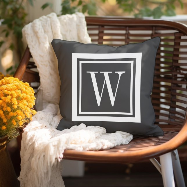 Coussin Monogramme Carré classique gris et blanc (Créateur téléchargé)