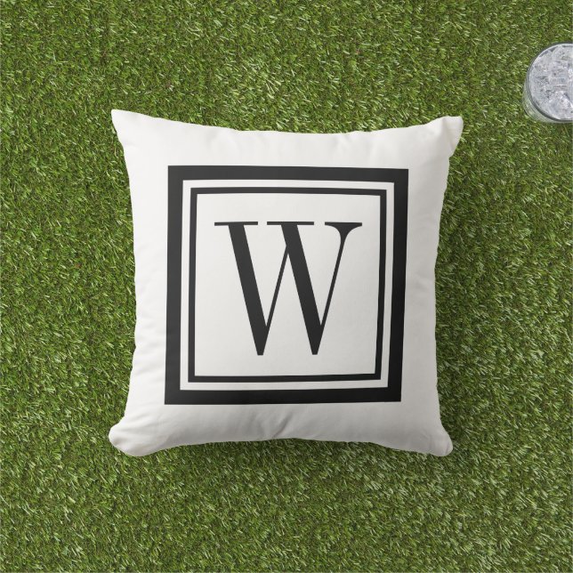 Coussin Monogramme Carré classique noir et blanc (Herbe)