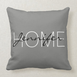 Coussin monogramme de la maison de couleur grise du Battle