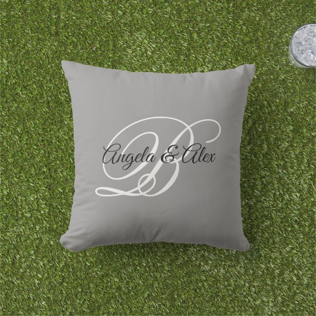 Coussin Monogramme de mariage fantaisie gris noir et blanc (Herbe)