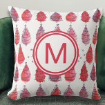 Coussin Monogramme de Noël Rouge<br><div class="desc">Ajoutez ce coussin monogrammé moderne et lumineux à votre décor festif. Il est décoré d'une jolie aquarelle motif d'arbres de Noël et d'étoiles dans les tons rouge et violet sur un arrière - plan blanc. Plein de charme saisonnier ! Facile à personnaliser. Aquarelle originale © Michele Davies.</div>