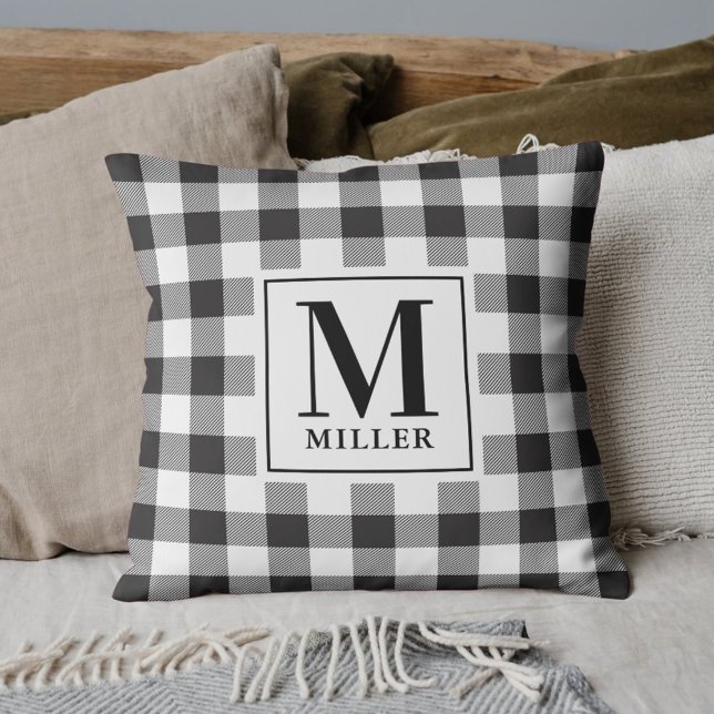Coussin Monogramme de nom de famille à carreaux de buffle  (Créateur téléchargé)