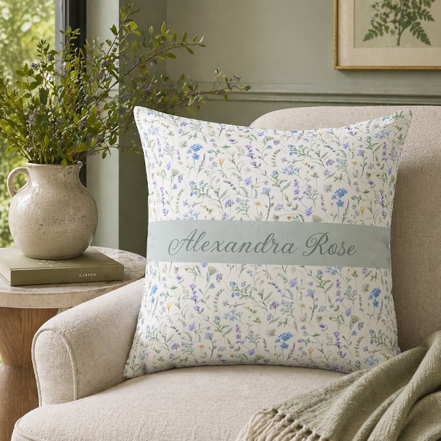 Coussin Monogramme de nom de fleur sauvage aquarelle bleu  (Créateur téléchargé)
