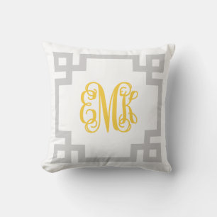 Coussin Monogramme de script de clé grecque gris et jaune