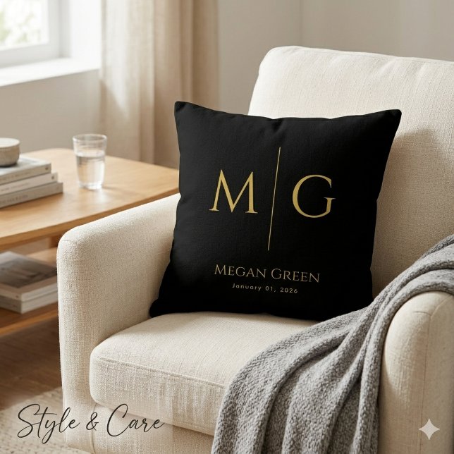 Coussin Monogramme élégant avec nom personnalisé noir (Stylish Monogram With Name Personalized Black Throw Pillow)