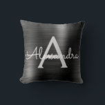 Coussin Monogramme en métal brossé moderne noir Nom<br><div class="desc">Monogramme en métal brossé moderne et élégant Nom et Coussin initial. Le coussin fait le cadeau d'anniversaire ou de Noël parfait pour quelqu'un décorant sa chambre avec style.</div>