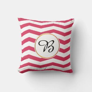 Coussin monogramme et chevron