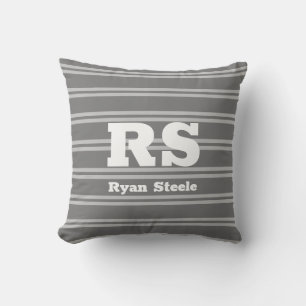 Coussin Monogramme et nom blanc gras, lignes gris clair su