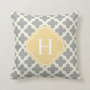 Coussin Monogramme moderne gris et de couleur chamois de