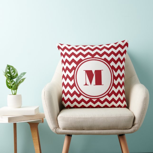 Coussin Monogramme moderne Red Chevron Stripes (Chaise)