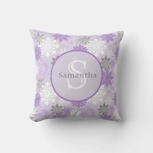 Coussin Monogramme personnalisé de flocon de neige violet 
