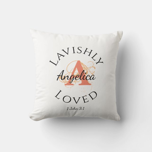 Coussin Monogramme personnalisé LAVISHLY LOVED Peach (Recto)