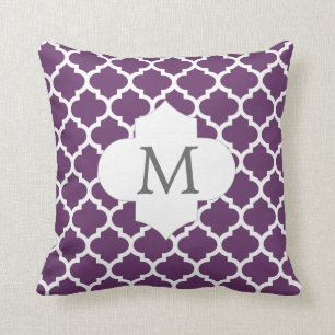 Coussin monogramme personnalisé pourpre quatrefoil