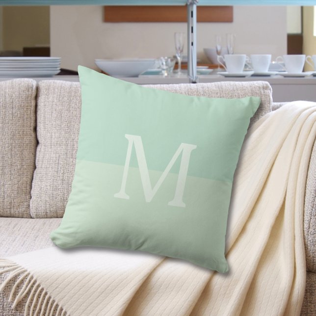 Coussin Monogramme personnalisé vert Seafoam (Créateur téléchargé)