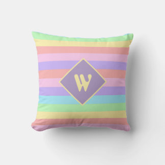 Coussin Monogramme rayé pastel arc-en-ciel Fairy Kei