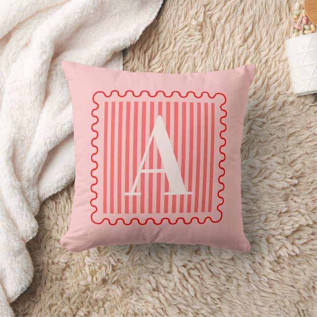 Coussin Monogramme rouge rose préppy à bordure festonnée (Couverture)