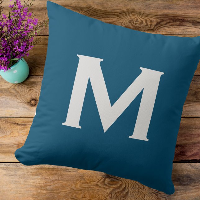 Coussin Monogramme Simple Élégant Moderne Bleu (Créateur téléchargé)