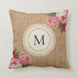 Coussin Monogramme Vintage de dentelle florale de Ruslap a
