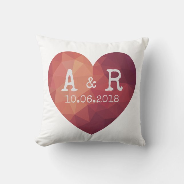 Coussin Monogrammes de couple à coeur rouge moderne et dat (Recto)
