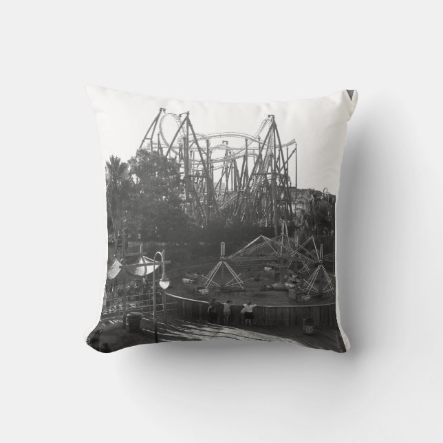 Coussin Montagne russe noire et blanche (Recto)