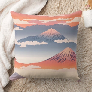 Coussin Montagnes Couronnées de Neige Ciel Doré Aquarelle