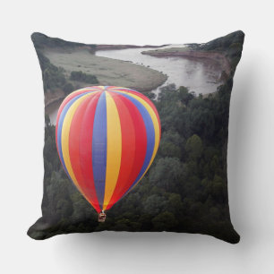 Coussin Montgolfière au-dessus de la rivière Mara