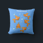 Coussin Morceau de poisson rouge orange mignon sur dessin<br><div class="desc">Ce design amusant présente des caractéristiques de poisson rouge orange vif sur un arrière - plan de bulles bleues. Le tout dans un joyeux style de dessin animé !</div>
