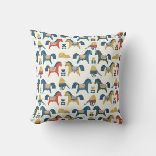 Coussin Motif à cheval inspiré de l'art scandinave.