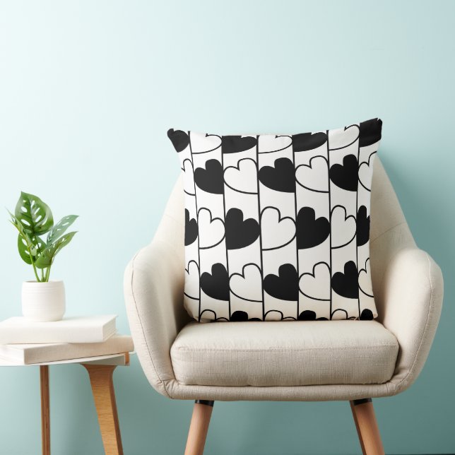 Coussin Motif à rayures et cœurs noir et blanc (Chaise)