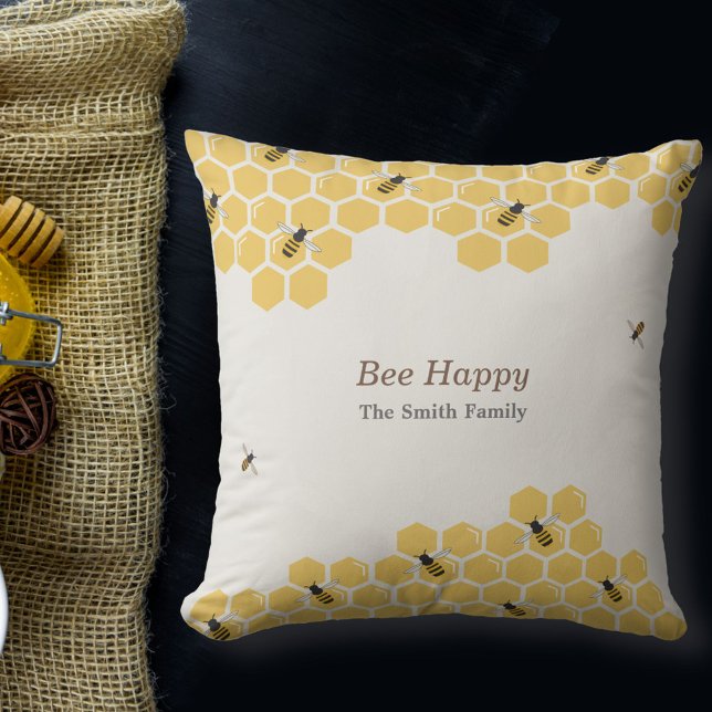 Coussin Motif abeilles et peigne de miel (Bee and Honeycomb Pillow)